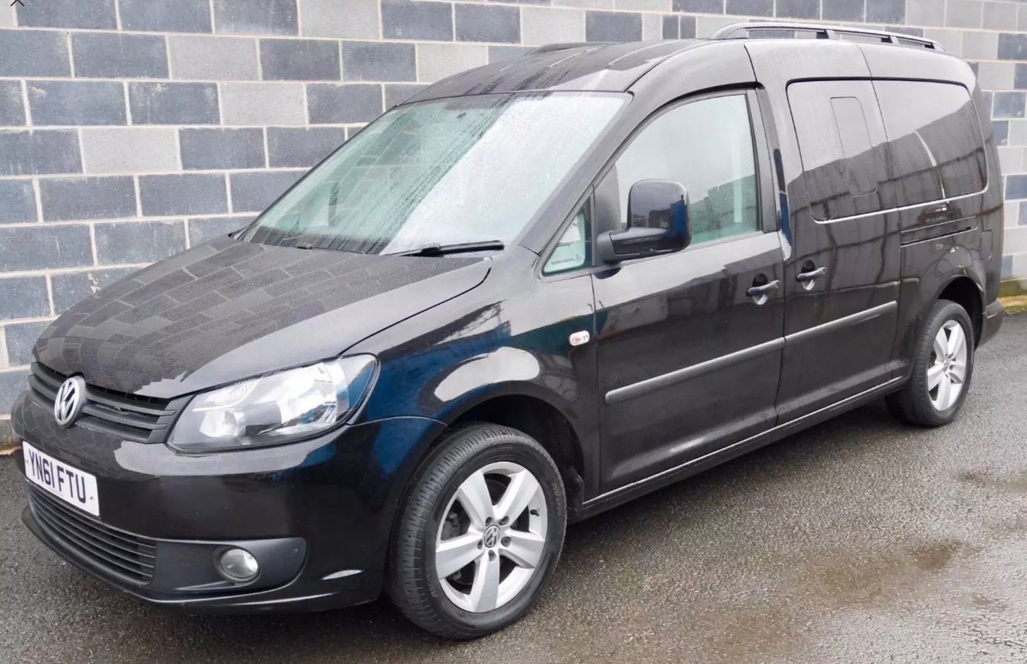 Used Black Volkswagen Caddy Maxi Cars For Sale